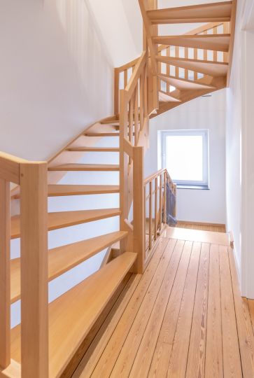 AGRANDIR L'HABITAT RENOVATION AMENAGEMENT INTERIEUR ESCALIER (4)